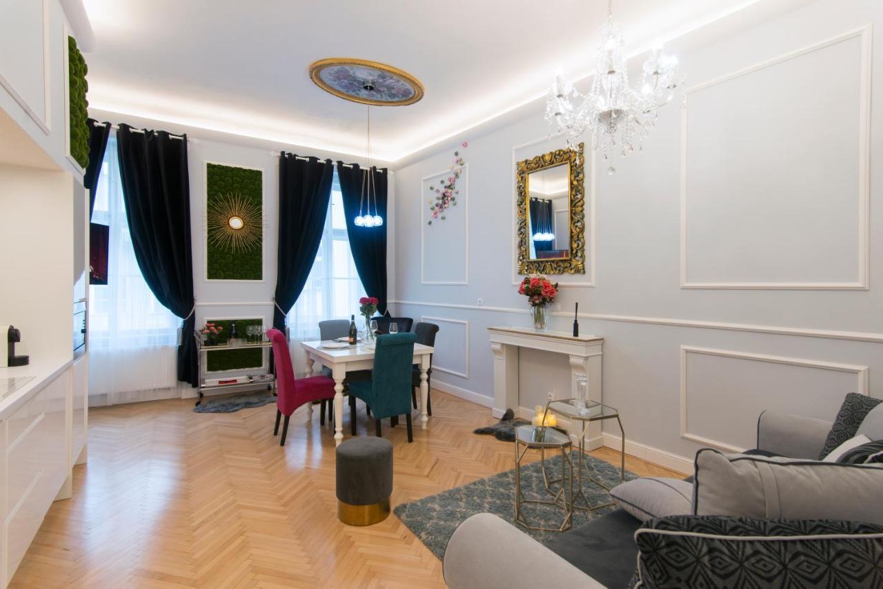 Vogue Apartment Near By Wenceslas Square Prag Exteriör bild